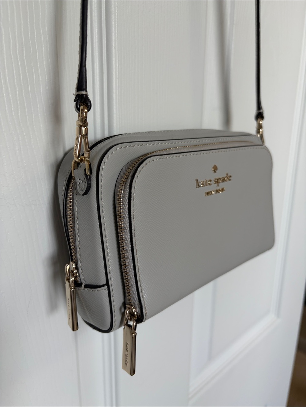kate spade gray saffiano crossbody camera bag with gold hardware - Picture 2 of 10